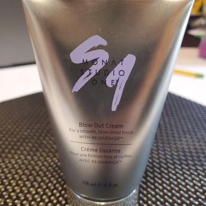 MONAT BlowOut Studio Cream